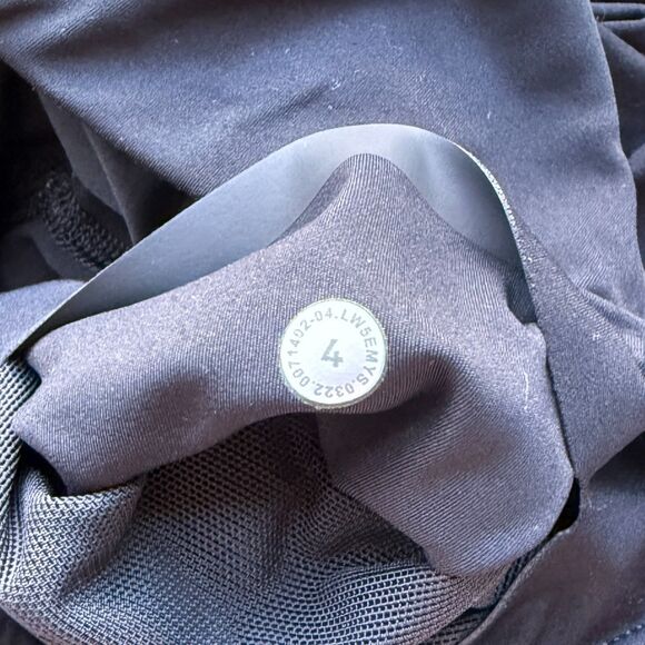 Lululemon Base Pace High-Rise Reflective Tight 25" Size 4 - Picture 5 of 5